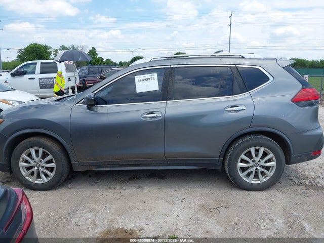 JN8AT2MT3HW132131 Nissan ROGUE SV