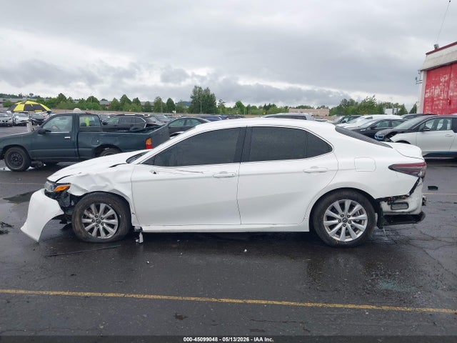 Toyota CAMRY LE 2018 4T1B11HK0JU630107 Image 15