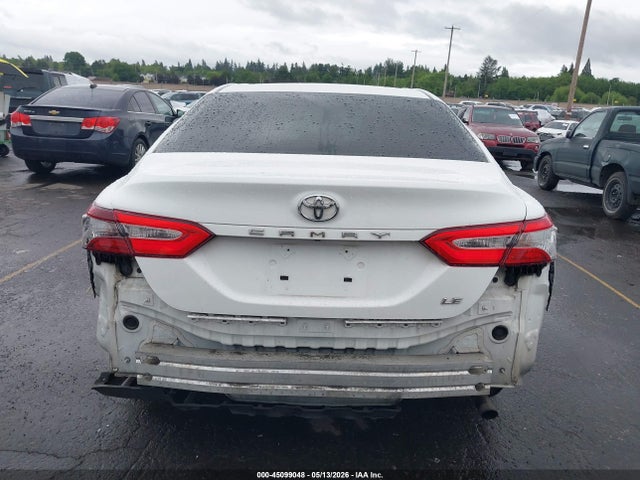 Toyota CAMRY LE 2018 4T1B11HK0JU630107 Image 17