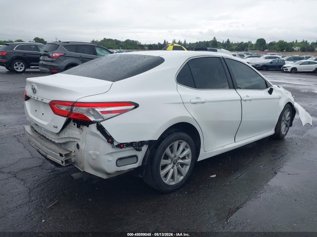 Toyota CAMRY LE 2018 4T1B11HK0JU630107 Image 4