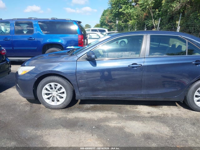 2016 Toyota Camry Le მანქანა იყიდება აუქციონზე, vin: 4T1BF1FK4GU998755, აუქციონის ნომერი: 45099217