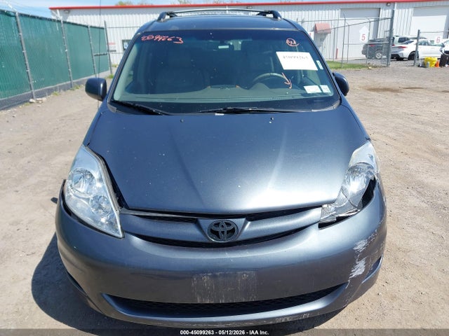 45099263 :رقم المزاد ، 5TDBK22C28S015288 vin ، 2008 Toyota Sienna Xle مزاد بيع