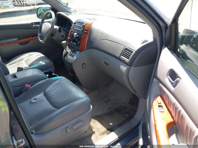 45099263 :رقم المزاد ، 5TDBK22C28S015288 vin ، 2008 Toyota Sienna Xle مزاد بيع
