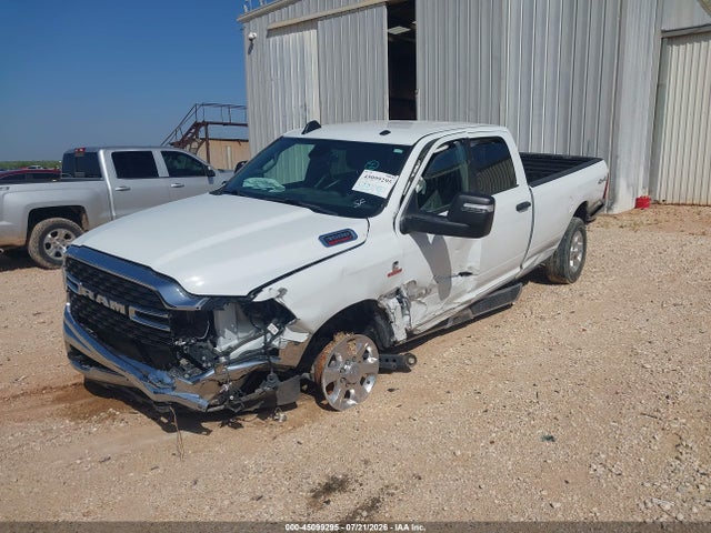 45099295 :رقم المزاد ، 3C63R3HL8PG604265 vin ، 2023 Ram 3500 Big Horn  4x4 8' Box مزاد بيع