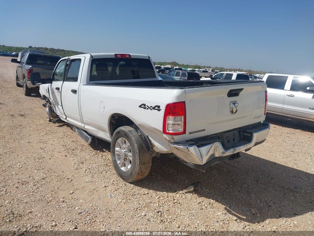 45099295 :رقم المزاد ، 3C63R3HL8PG604265 vin ، 2023 Ram 3500 Big Horn  4x4 8' Box مزاد بيع