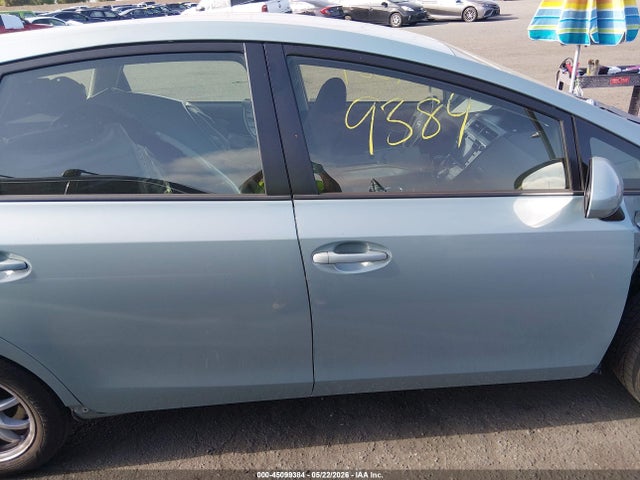 JTDZN3EU6GJ044272 Toyota Prius V Two