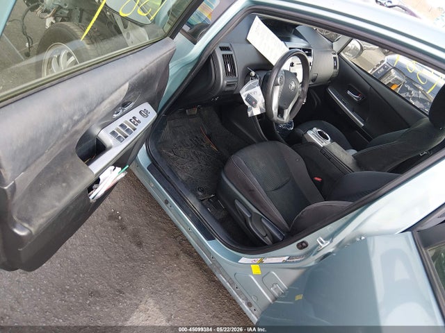JTDZN3EU6GJ044272 Toyota Prius V Two