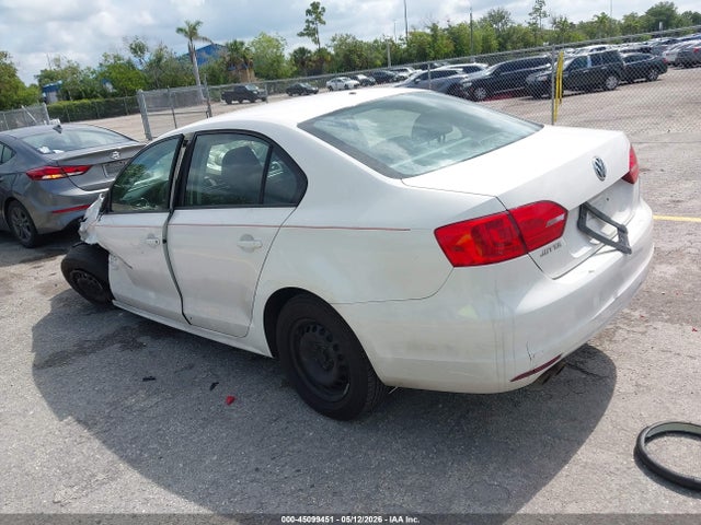 45099451 :رقم المزاد ، 3VW2K7AJ1BM379400 vin ، 2011 Volkswagen Jetta 2.0l S مزاد بيع