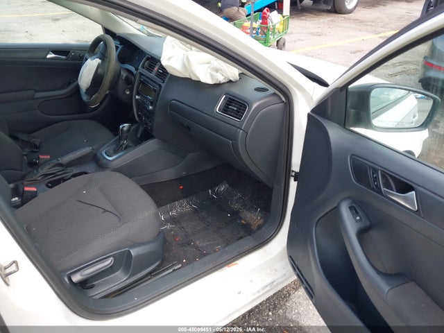 45099451 :رقم المزاد ، 3VW2K7AJ1BM379400 vin ، 2011 Volkswagen Jetta 2.0l S مزاد بيع