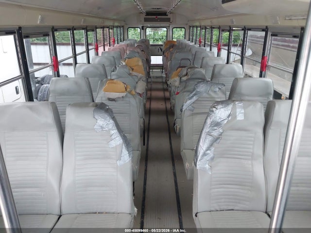 Ic Corporation 3000 Ce 2015 4DRAMAANXFB685836 Image 8
