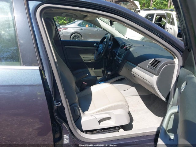45099470 :رقم المزاد ، 3VWSG71K76M704910 vin ، 2006 Volkswagen Jetta 2.5 مزاد بيع