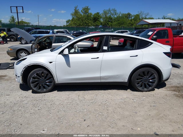 Продажа на аукционе авто 2022 Tesla Model Y Performance Dual Motor All-wheel Drive, vin: 7SAYGDEF5NF522847, номер лота: 45099514