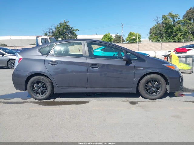 Toyota Prius Three 2014 JTDKN3DU1E0375489 Image 13