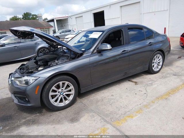 45099537 :رقم المزاد ، WBA8E1G5XJNU91299 vin ، 2018 Bmw 320i مزاد بيع