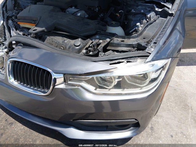 45099537 :رقم المزاد ، WBA8E1G5XJNU91299 vin ، 2018 Bmw 320i مزاد بيع