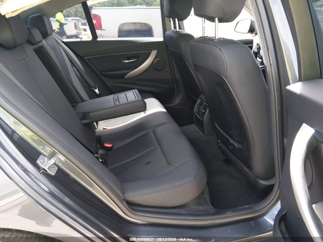 45099537 :رقم المزاد ، WBA8E1G5XJNU91299 vin ، 2018 Bmw 320i مزاد بيع