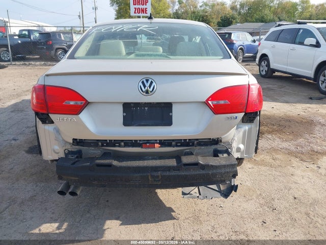 45099692 :رقم المزاد ، 3VWLL7AJ2EM225428 vin ، 2014 Volkswagen Jetta 2.0l Tdi مزاد بيع