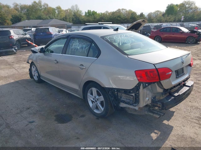 45099692 :رقم المزاد ، 3VWLL7AJ2EM225428 vin ، 2014 Volkswagen Jetta 2.0l Tdi مزاد بيع