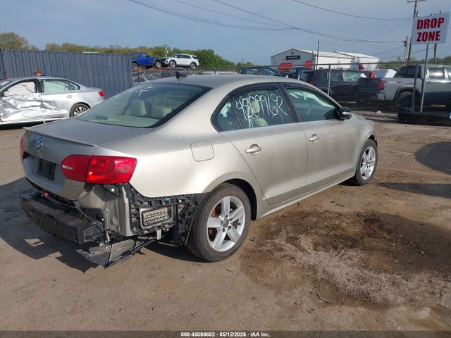 45099692 :رقم المزاد ، 3VWLL7AJ2EM225428 vin ، 2014 Volkswagen Jetta 2.0l Tdi مزاد بيع