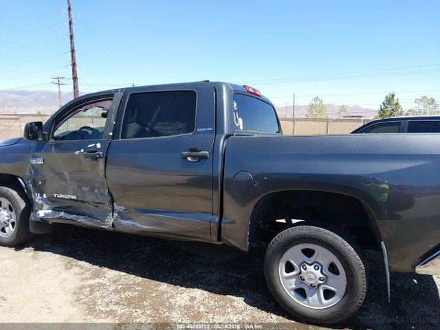 5TFDY5F11KX857672 Toyota Tundra Sr5 5.7l V8