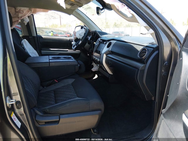 5TFDY5F11KX857672 Toyota Tundra Sr5 5.7l V8