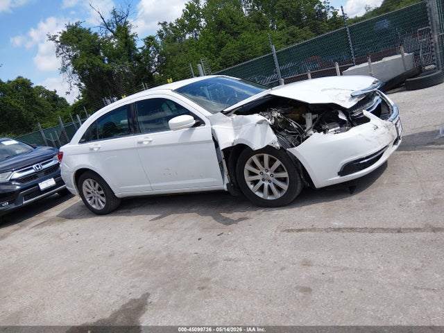 Продажа на аукционе авто 2013 Chrysler 200 Touring, vin: 1C3CCBBGXDN532136, номер лота: 45099736