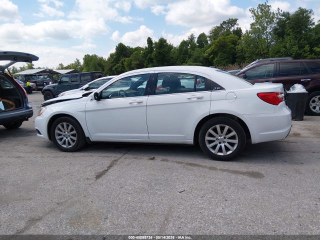 Продажа на аукционе авто 2013 Chrysler 200 Touring, vin: 1C3CCBBGXDN532136, номер лота: 45099736