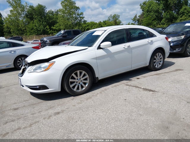 Продажа на аукционе авто 2013 Chrysler 200 Touring, vin: 1C3CCBBGXDN532136, номер лота: 45099736