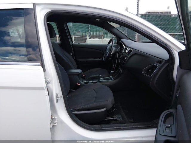 Продажа на аукционе авто 2013 Chrysler 200 Touring, vin: 1C3CCBBGXDN532136, номер лота: 45099736