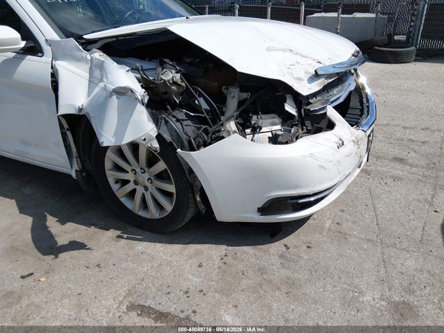 Продажа на аукционе авто 2013 Chrysler 200 Touring, vin: 1C3CCBBGXDN532136, номер лота: 45099736