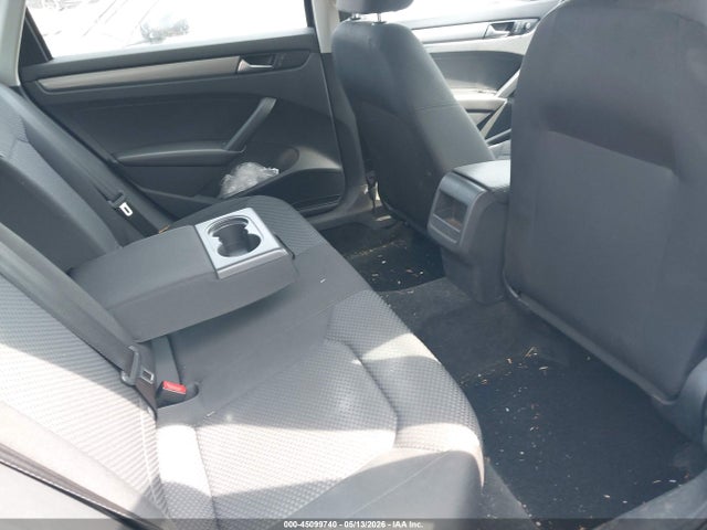 2015 Volkswagen Passat 1.8t S მანქანა იყიდება აუქციონზე, vin: 1VWAT7A33FC063689, აუქციონის ნომერი: 45099740