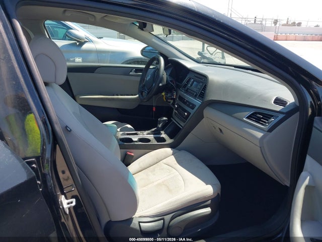 45099800 :رقم المزاد ، 5NPE24AF7FH219947 vin ، 2015 Hyundai Sonata Se مزاد بيع