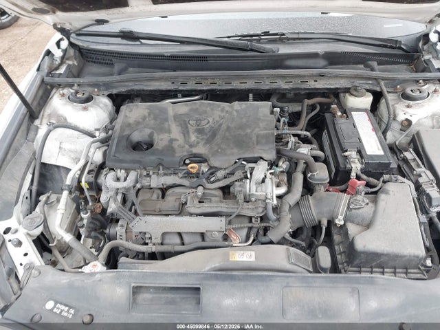 45099846 :رقم المزاد ، 4T1B11HK5JU561544 vin ، 2018 Toyota Camry Le مزاد بيع