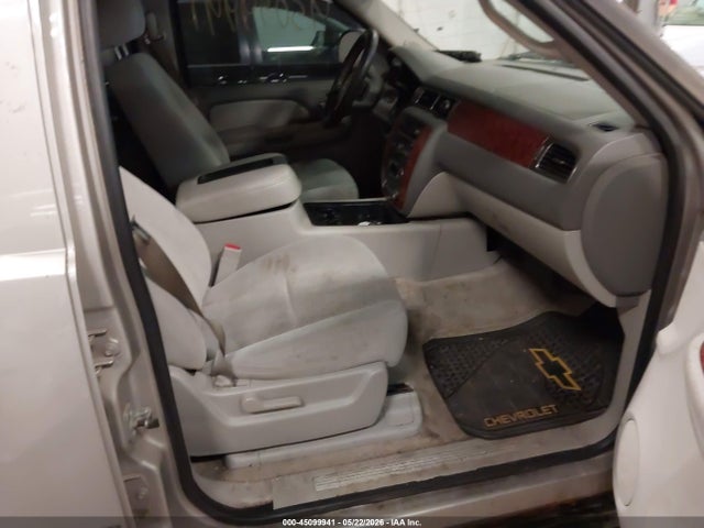 45099941 :رقم المزاد ، 3GNFK16327G119323 vin ، 2007 Chevrolet Suburban 1500 Lt مزاد بيع