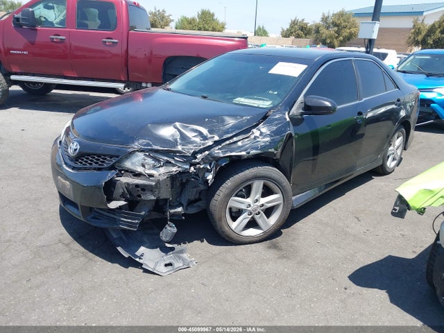 4T1BF1FK1EU360167 Toyota CAMRY SE