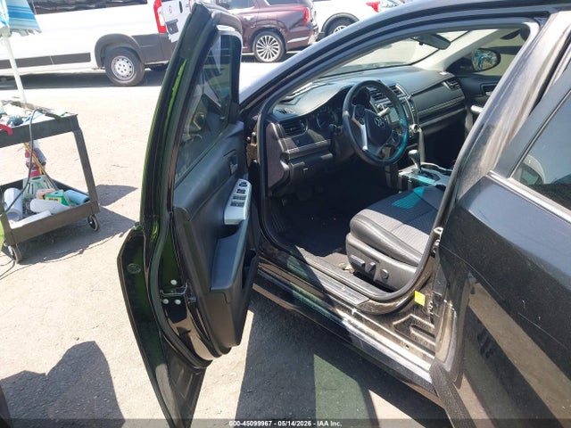 4T1BF1FK1EU360167 Toyota CAMRY SE