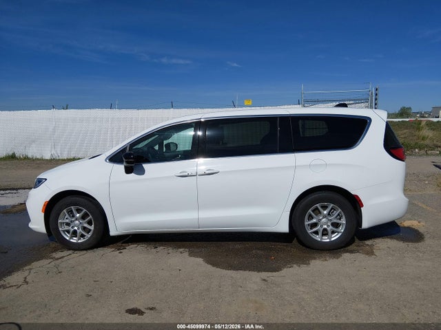 2026 Chrysler Pacifica Select მანქანა იყიდება აუქციონზე, vin: 2C4RC1BG3TR196332, აუქციონის ნომერი: 45099974