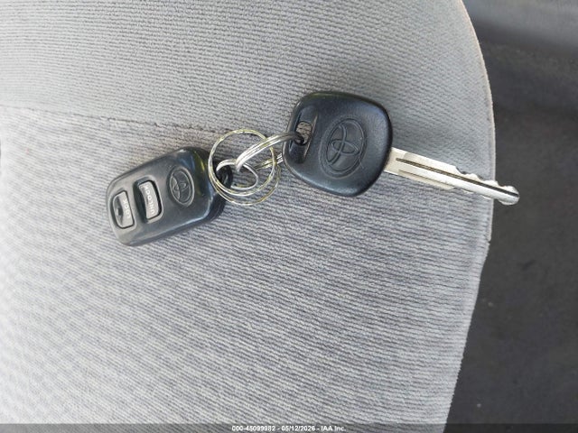 2005 Toyota Corolla Le მანქანა იყიდება აუქციონზე, vin: 1NXBR30E25Z560044, აუქციონის ნომერი: 45099982