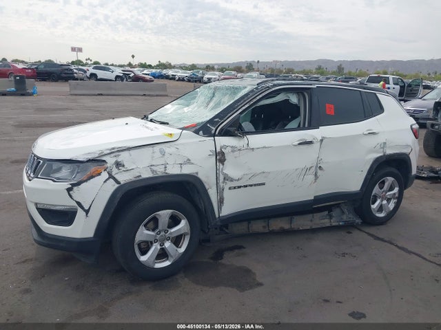 3C4NJDBB5JT131275 Jeep Compass Latitude 4x4