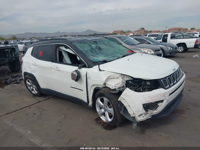 3C4NJDBB5JT131275 Jeep Compass Latitude 4x4