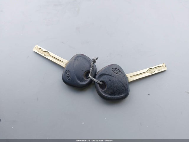 KNADM4A37E6396211 KIA RIO LX
