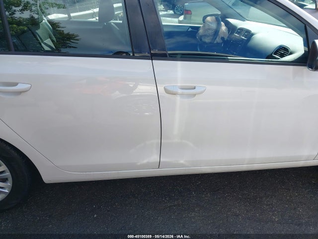 Продажа на аукционе авто 2013 Volkswagen Golf 2.5l 4-door, vin: WVWDB7AJ5DW024180, номер лота: 45100389