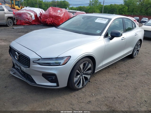 2022 Volvo S60 B5 Momentum მანქანა იყიდება აუქციონზე, vin: 7JRL12TZ5NG157717, აუქციონის ნომერი: 45100400