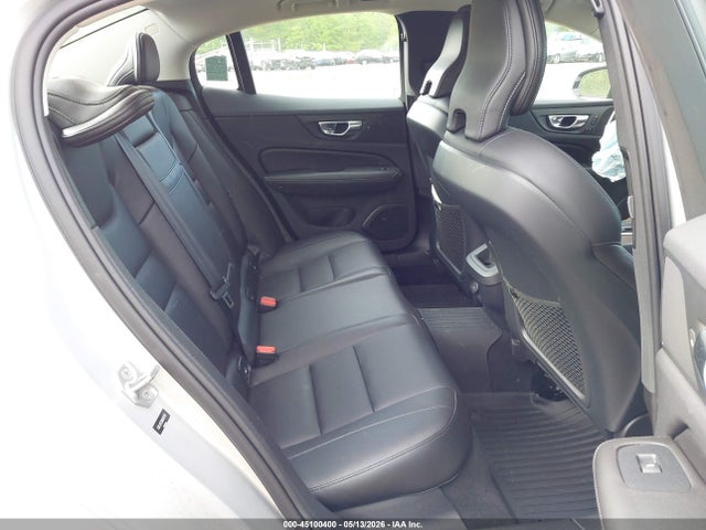 2022 Volvo S60 B5 Momentum მანქანა იყიდება აუქციონზე, vin: 7JRL12TZ5NG157717, აუქციონის ნომერი: 45100400