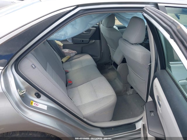 45100488 :رقم المزاد ، 4T1BF1FK7HU335777 vin ، 2017 Toyota Camry Le مزاد بيع