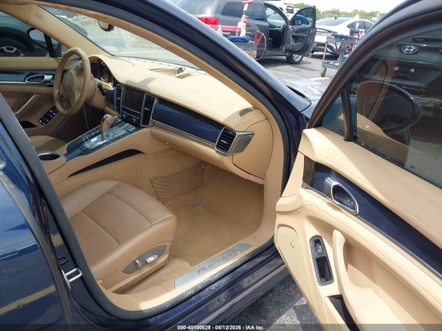 45100528 :رقم المزاد ، WP0AA2A77EL014055 vin ، 2014 Porsche Panamera 4 مزاد بيع