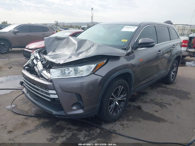45100571 :رقم المزاد ، 5TDZARFH2KS048590 vin ، 2019 Toyota Highlander Le مزاد بيع