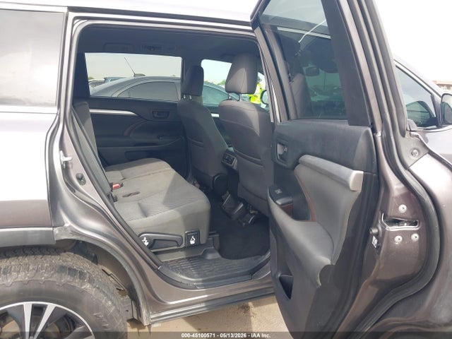 45100571 :رقم المزاد ، 5TDZARFH2KS048590 vin ، 2019 Toyota Highlander Le مزاد بيع