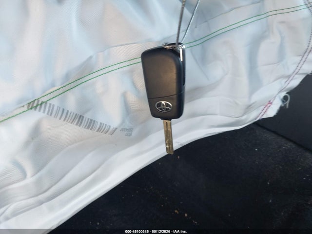 Toyota C-HR XLE 2018 NMTKHMBX2JR053881 Image 11