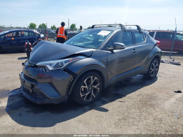Toyota C-HR XLE 2018 NMTKHMBX2JR053881 Image 2